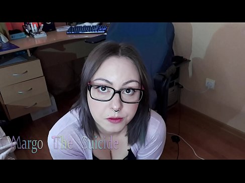 ❤️ Seksi djevojka s naočalama duboko siše dildo na kameri ❌ Kvalitetan seks kod nas ﹏